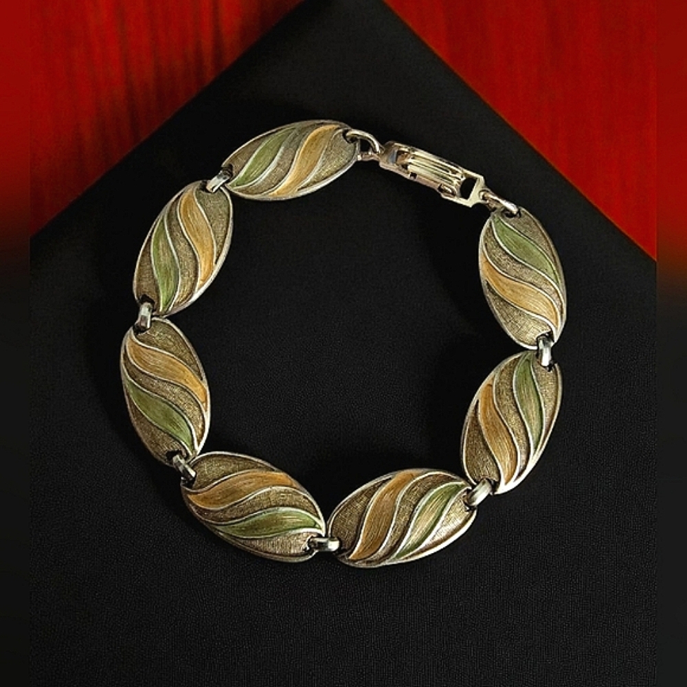 Vintage Karu Arke Inc. Leaf Link Bracelet